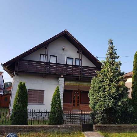 Nador Apartman Διαμέρισμα Balatonlelle Εξωτερικό φωτογραφία